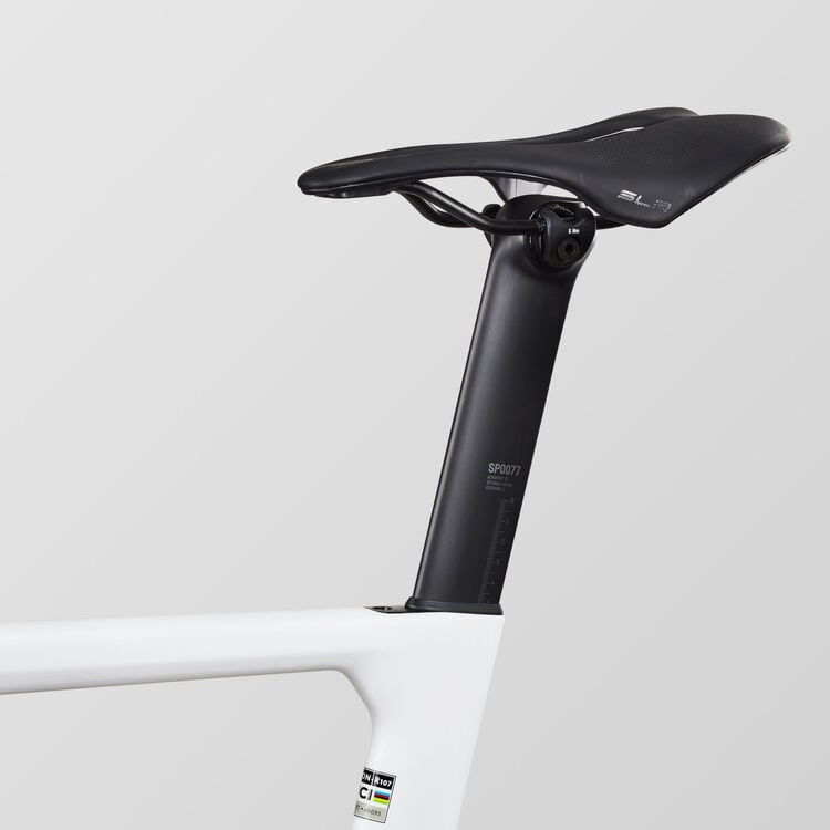 Aeroad CF SLX 8 Di2 Aeroad CF SLX 8 Di2