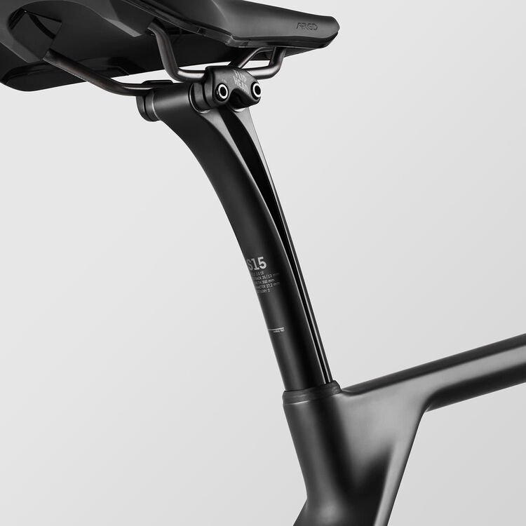 Endurace CF SLX 8 Di2 Endurace CF SLX 8 Di2