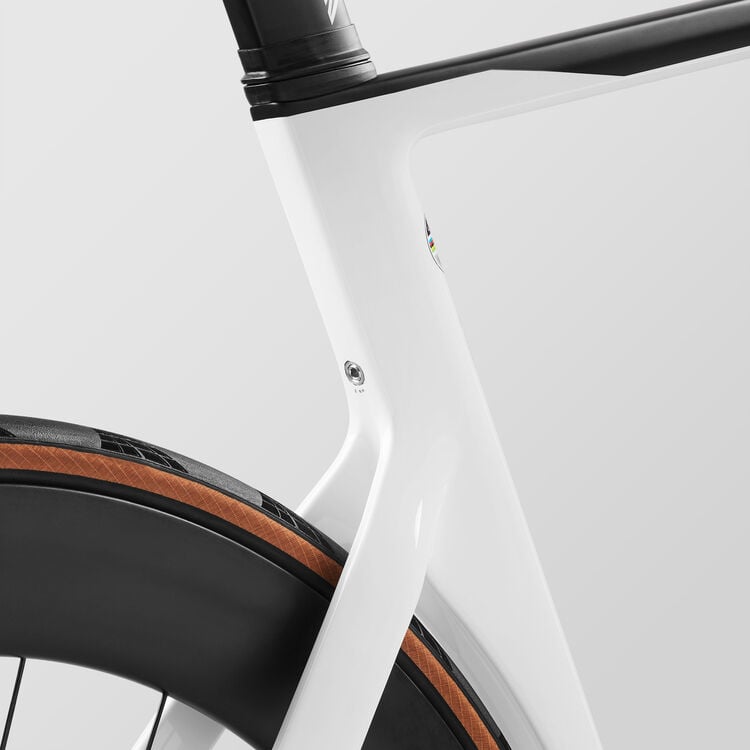 Aeroad CF SLX 8 Disc Di2 Aeroad CF SLX 8 Disc Di2