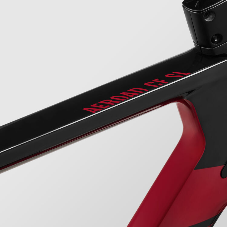 Aeroad CF SL 8 Disc Aeroad CF SL 8 Disc