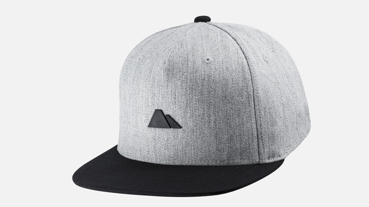 https://www.canyon.com/dw/image/v2/BCML_PRD/on/demandware.static/-/Sites-canyon-master/default/dw25fe1efd/images/full/147862_Can/2018/147862_Canyon_Snapback_Logo_Cap_Grau_1.jpg?sw=750&sfrm=png&q=90&bgcolor=F2F2F2
