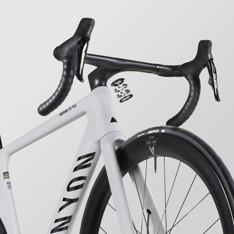 Aeroad CF SLX 7 Di2 Aeroad CF SLX 7 Di2