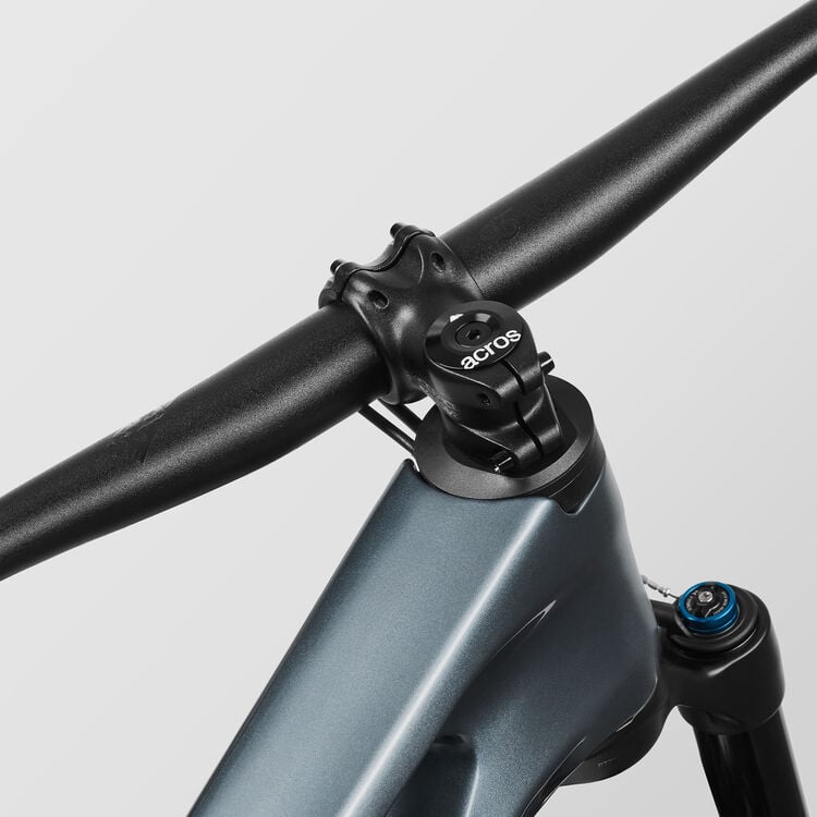 Lux Trail CF 8 Lux Trail CF 8