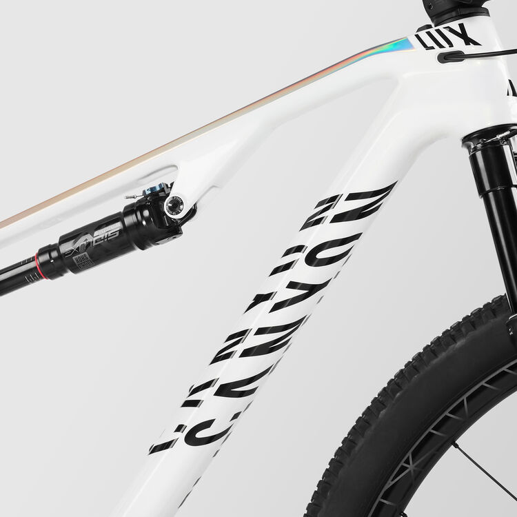 Lux CF SLX 9 LTD Lux CF SLX 9 LTD