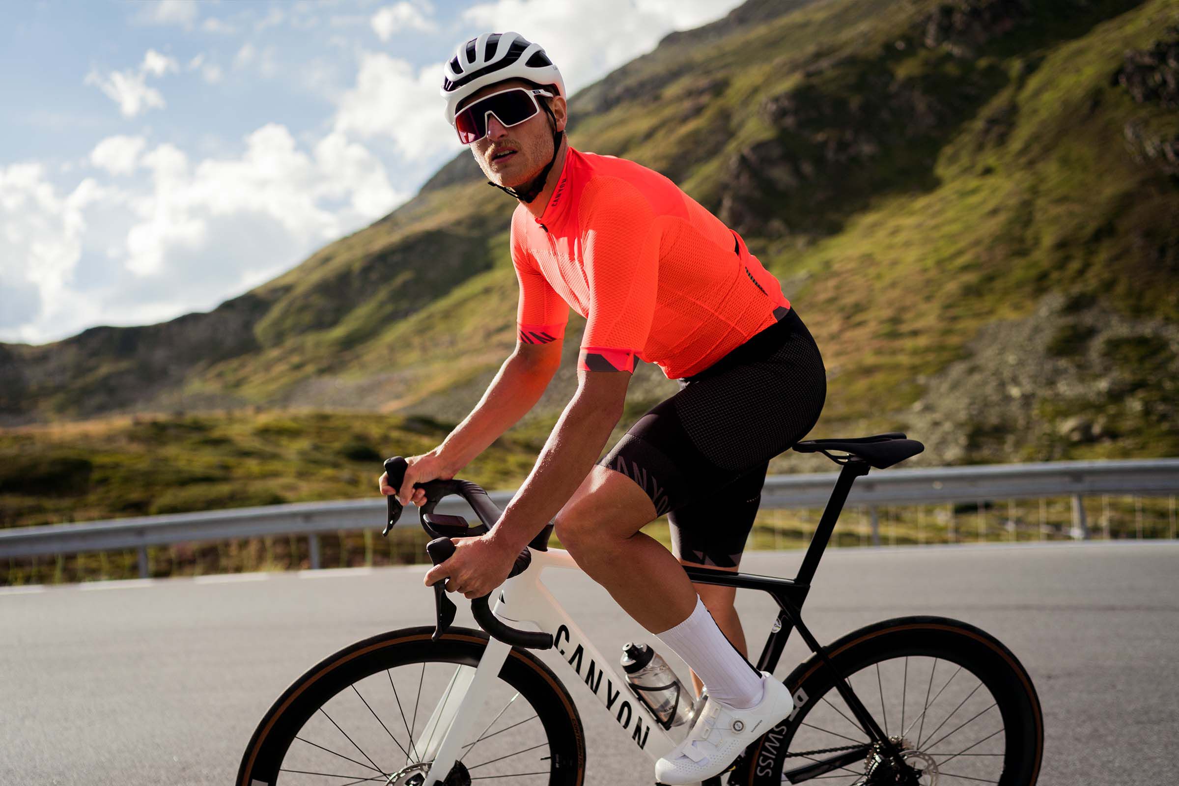 Canyon Lightweight Cycling Jersey