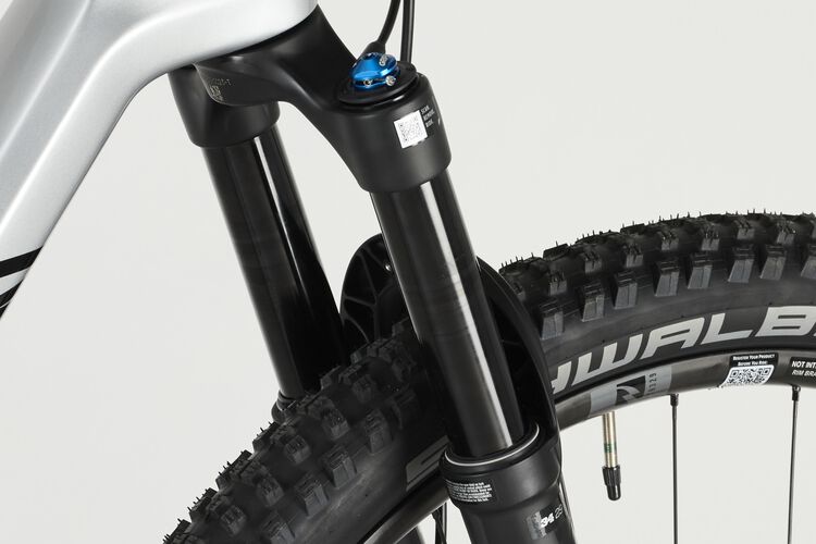 Lux Trail CF 8 Lux Trail CF 8