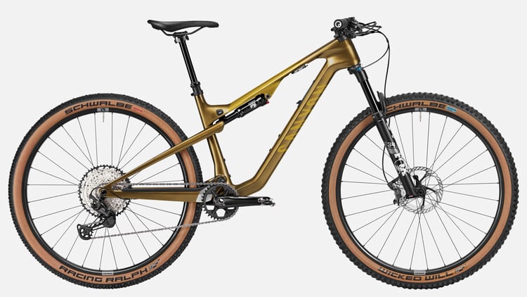 Lux Trail CF 8 Lux Trail CF 8