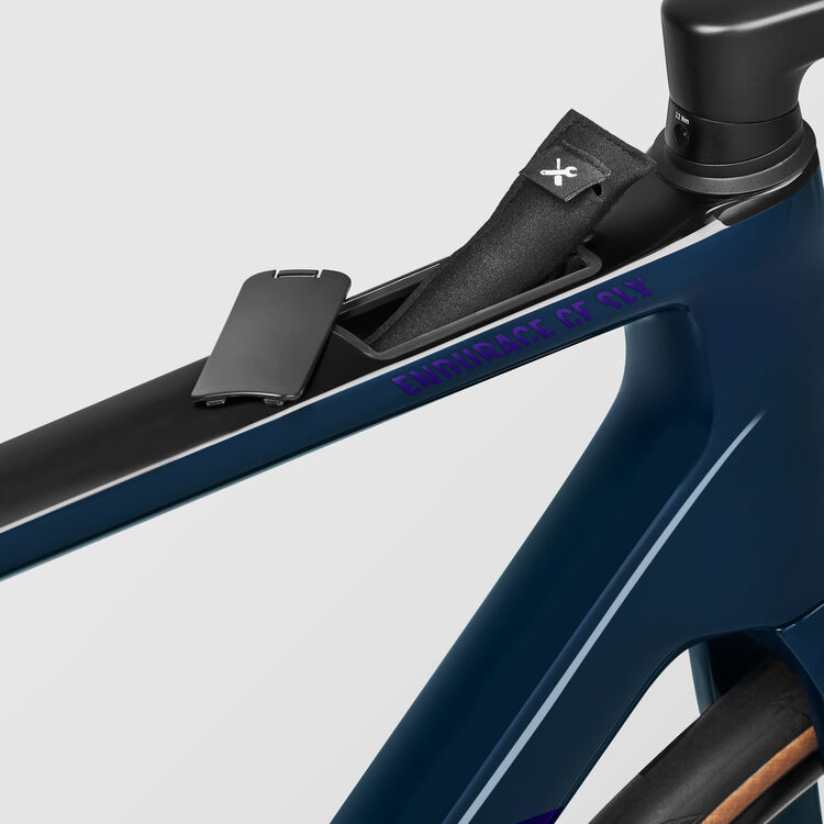 Endurace CF SLX 8 Di2 Aero Endurace CF SLX 8 Di2 Aero