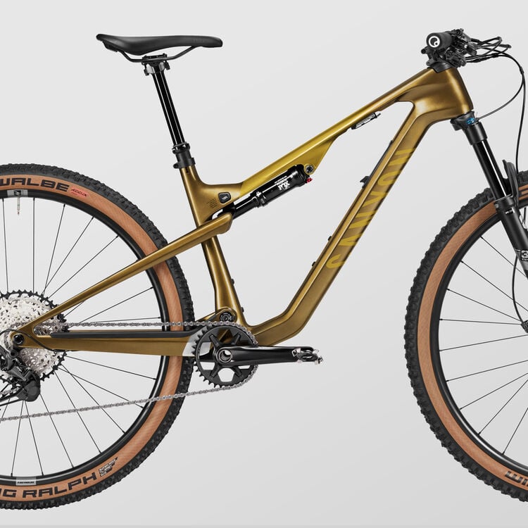 Lux Trail CF 8 Lux Trail CF 8