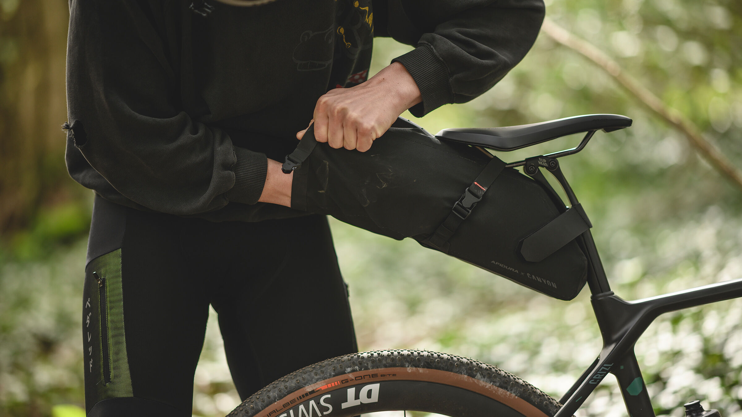 アピデュラ　サドルバック　Apidura X Canyon Apidura x Canyon Frame Pack | Apidura