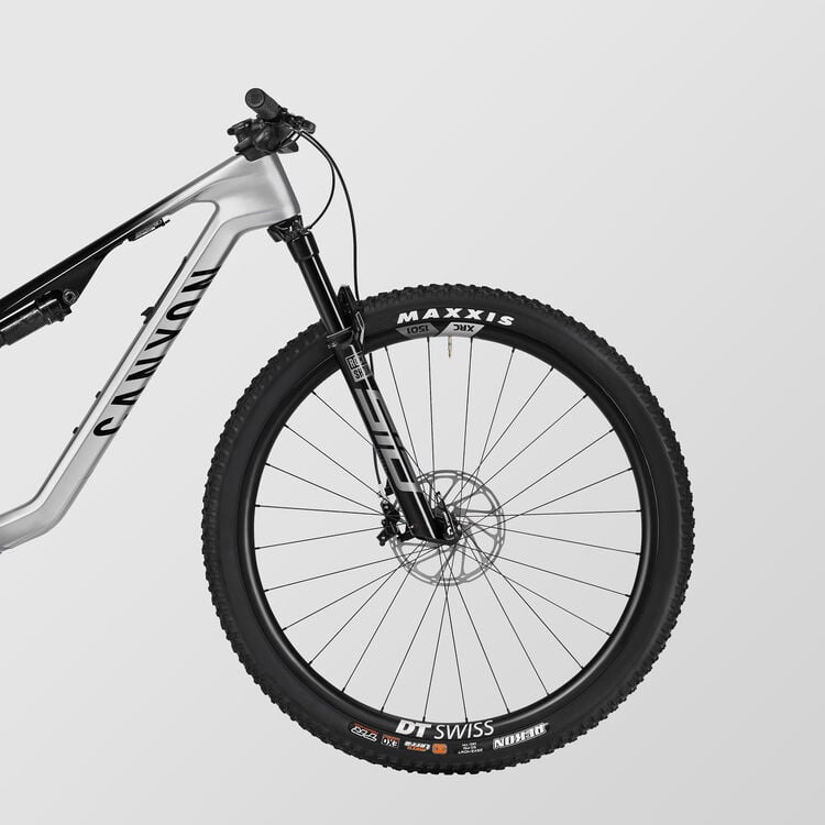 Lux Trail CF 9 Lux Trail CF 9