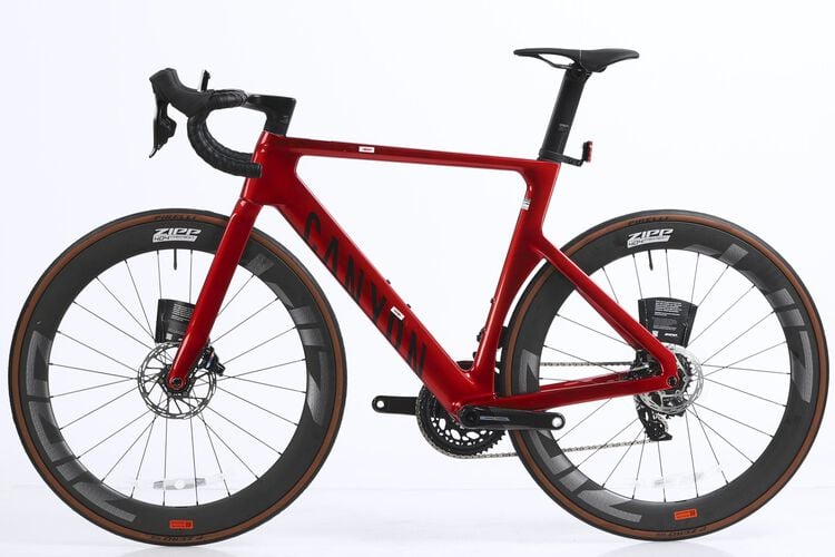 Aeroad CF SLX 8 AXS Aeroad CF SLX 8 AXS