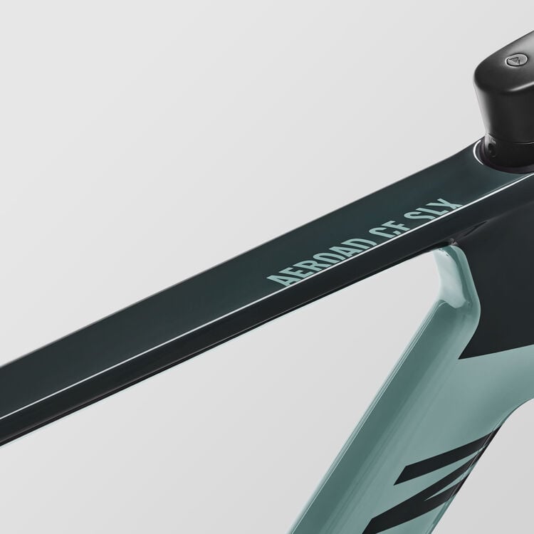 Aeroad CF SLX 8 Di2 Aeroad CF SLX 8 Di2