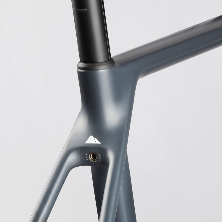 Roadlite CF 9 LTD Roadlite CF 9 LTD