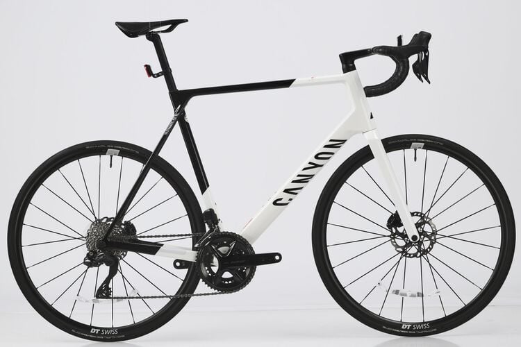 Ultimate CF SL 7 Di2 Ultimate CF SL 7 Di2