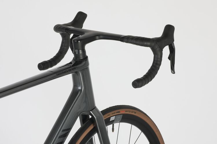 Endurace CF SLX 8 Di2 Endurace CF SLX 8 Di2
