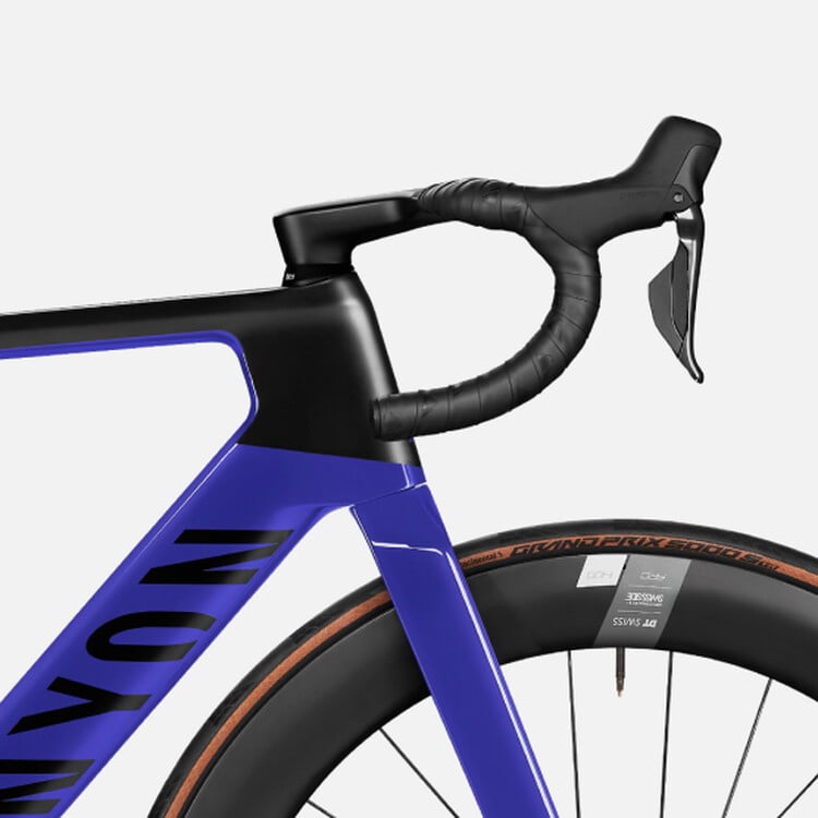 Aeroad CF SLX 8 Disc Di2 Aeroad CF SLX 8 Disc Di2