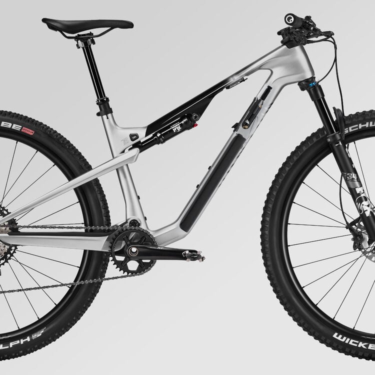 Lux Trail CF 8 Lux Trail CF 8