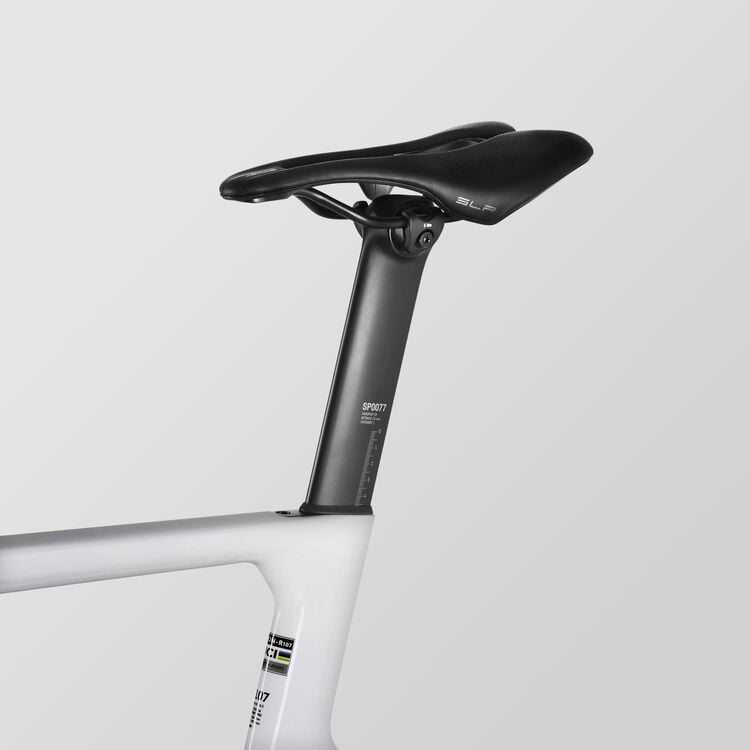 Aeroad CF SLX 7 Di2 Aeroad CF SLX 7 Di2