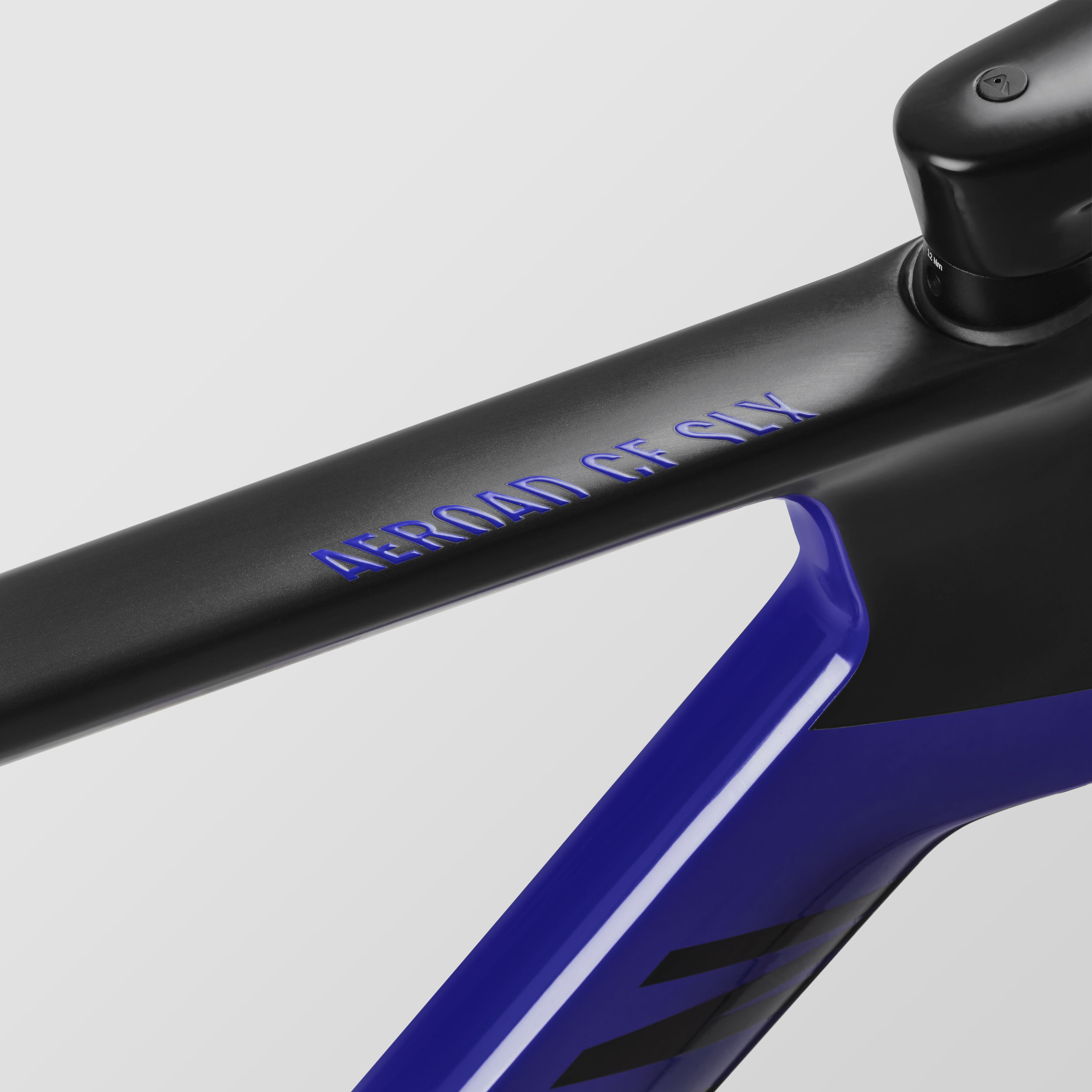 Aeroad CF SLX 8 Di2 Cosmic