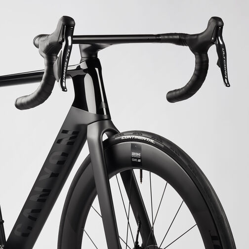 Aeroad CF SLX 8 Disc Di2 Aeroad CF SLX 8 Disc Di2