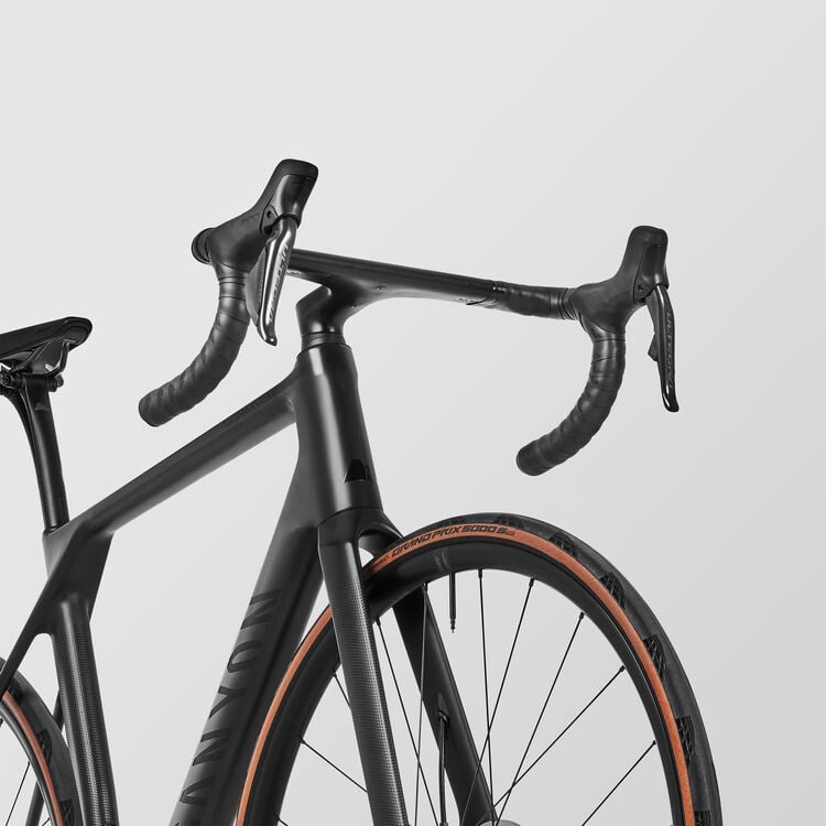 Endurace CF SLX 8 Di2 Endurace CF SLX 8 Di2