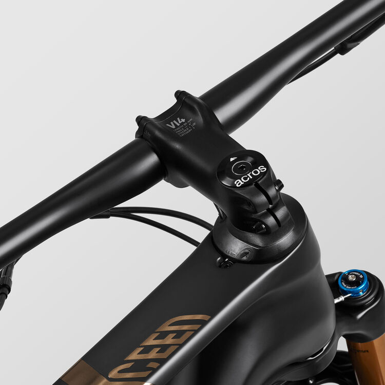 Exceed CF SLX 9 Exceed CF SLX 9