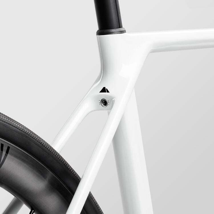 Roadlite CF 9 LTD Roadlite CF 9 LTD