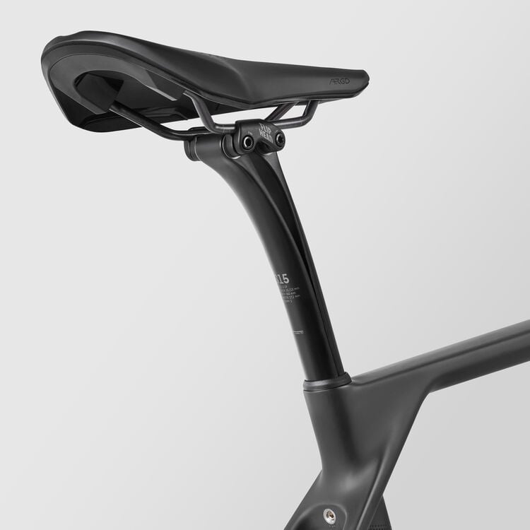 Endurace CF SLX 8 Di2 Aero Endurace CF SLX 8 Di2 Aero