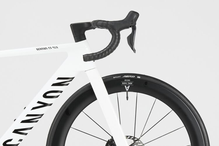 Aeroad CF SLX 8 Di2 Aeroad CF SLX 8 Di2