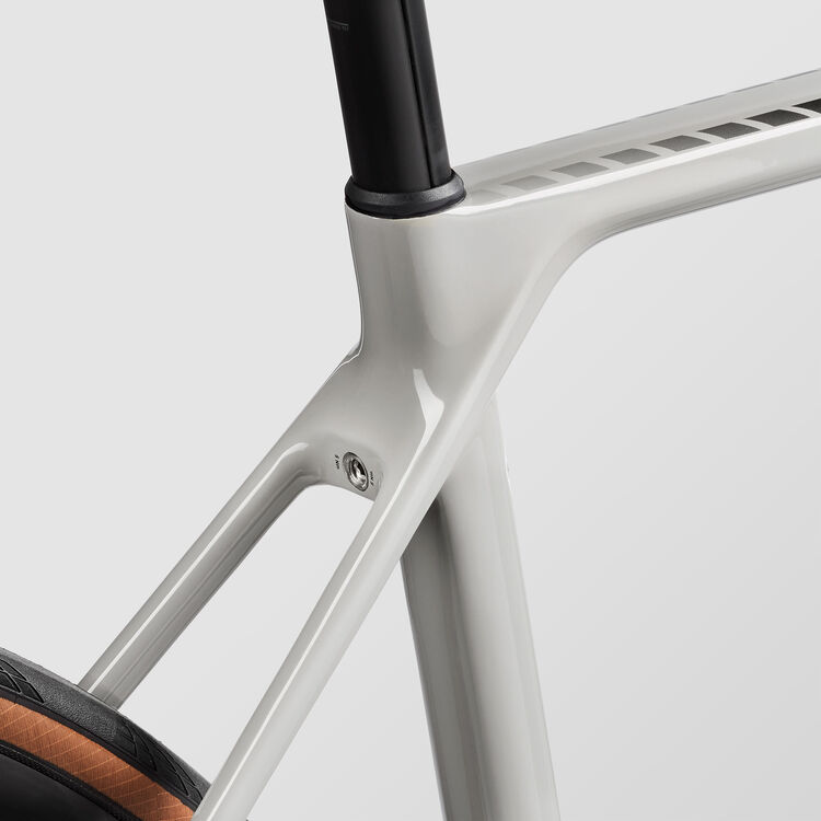 Endurace CF SL 8 Disc Endurace CF SL 8 Disc