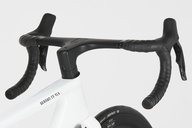 Aeroad CF SLX 8 Di2 Aeroad CF SLX 8 Di2