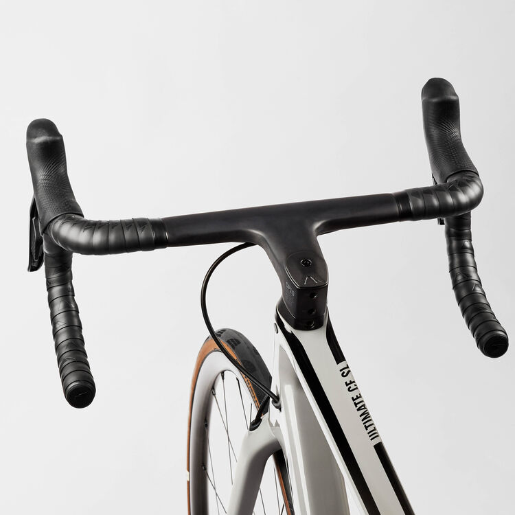 Ultimate CF SL 8 Disc eTap Ultimate CF SL 8 Disc eTap