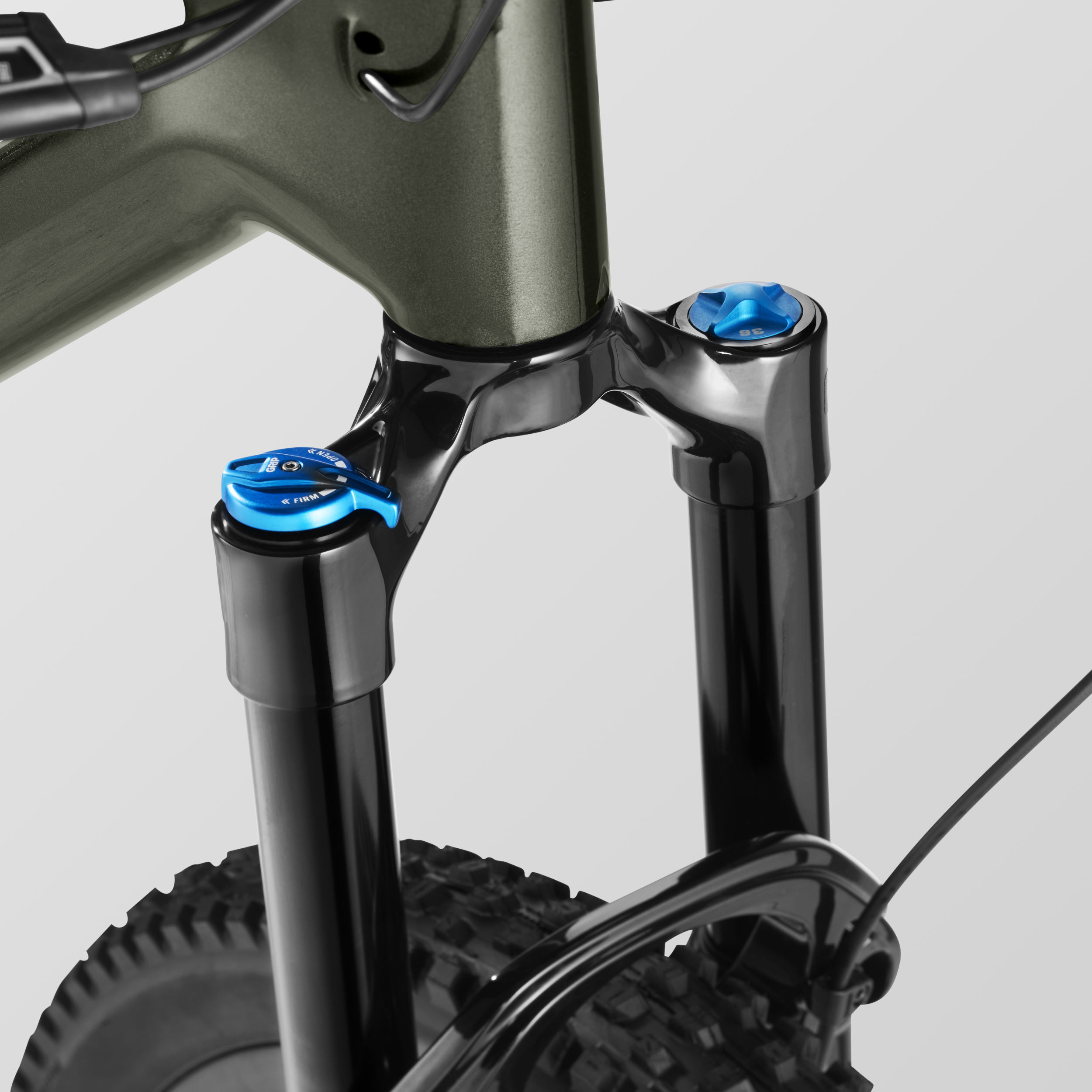 Lux Trail CF 7