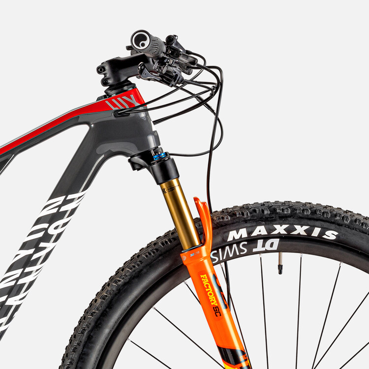 Lux CF SLX 9.0 Team Lux CF SLX 9.0 Team