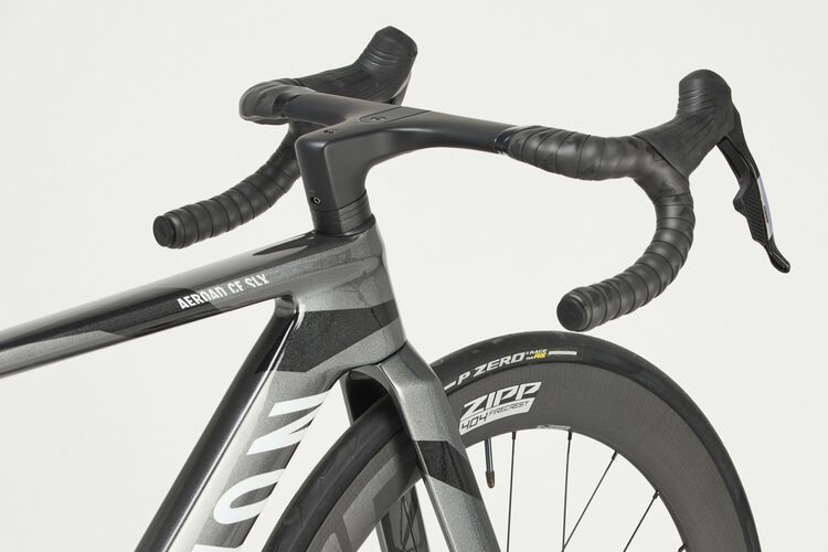 Aeroad CF SLX 8 AXS SPEED Aeroad CF SLX 8 AXS SPEED
