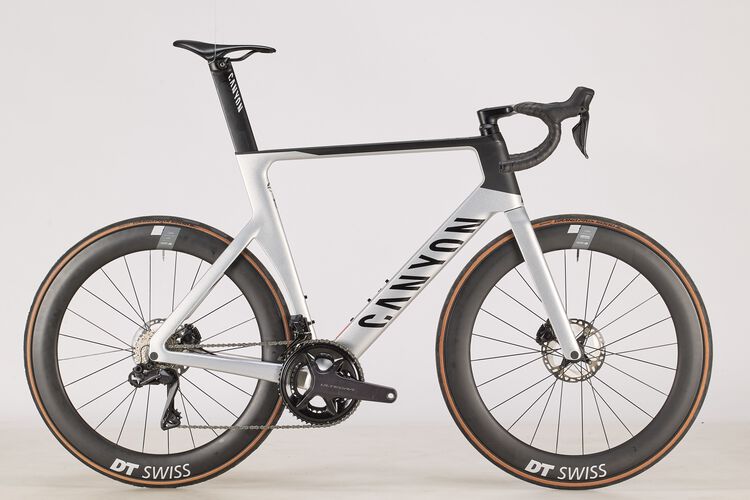 Aeroad CF SLX 8 Disc Di2 Aeroad CF SLX 8 Disc Di2