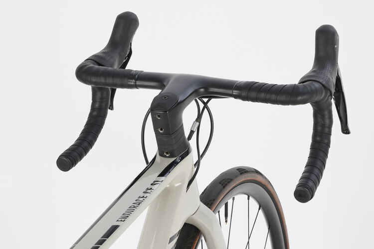 Endurace CF SL 8 Endurace CF SL 8