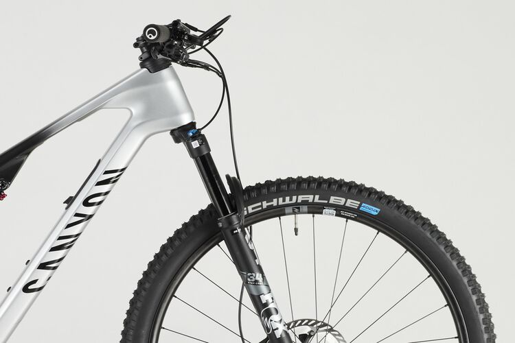 Lux Trail CF 8 Lux Trail CF 8