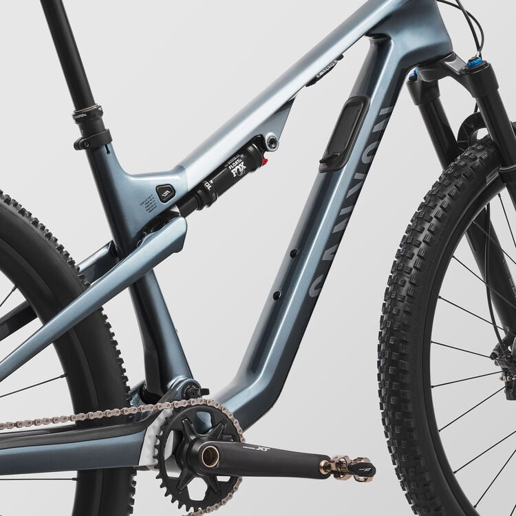 Lux Trail CF 8 Lux Trail CF 8