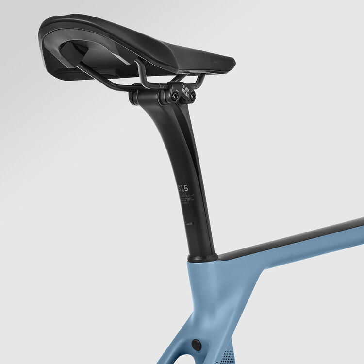 Endurace CF SLX 8 Di2 Endurace CF SLX 8 Di2