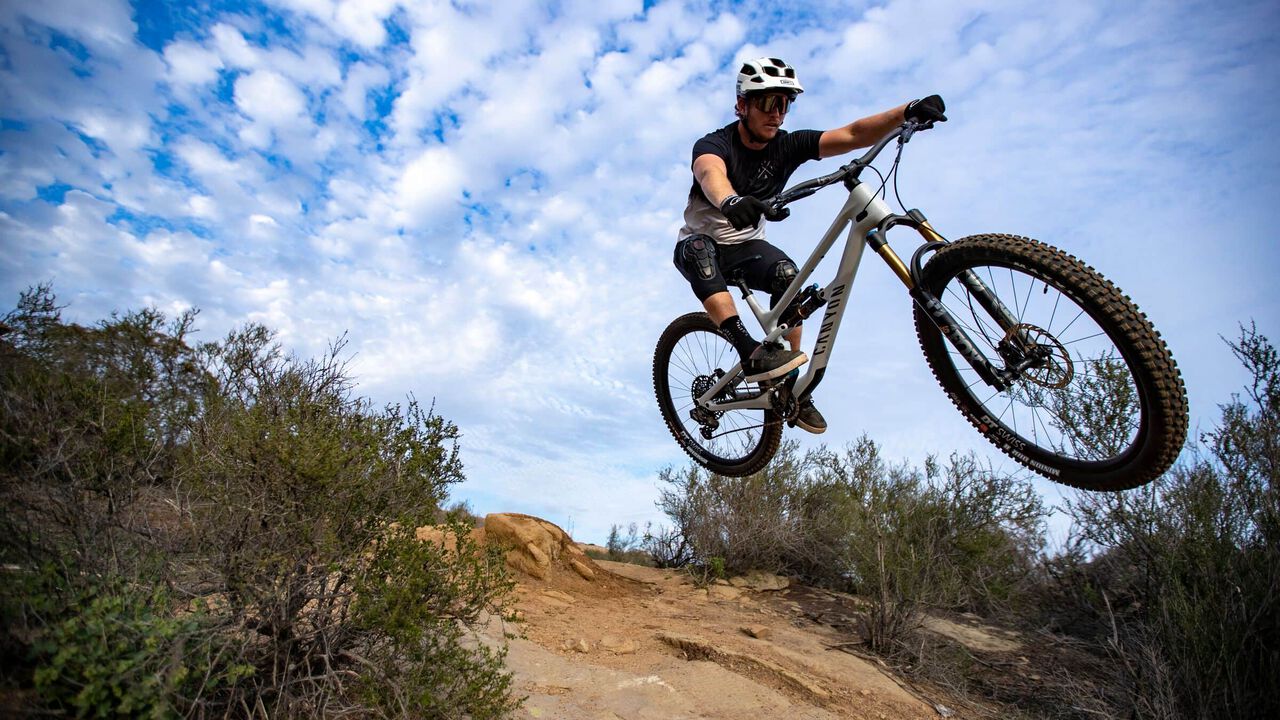 Kup rower z tylnym amortyzatorem MTB CANYON PL
