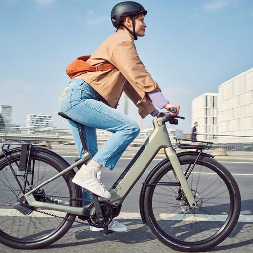 Bicycles with hub-gear