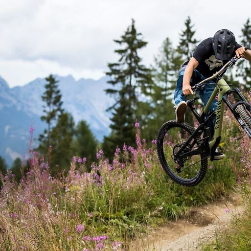 27.5er Trail bikes 27.5er Trail bikes
