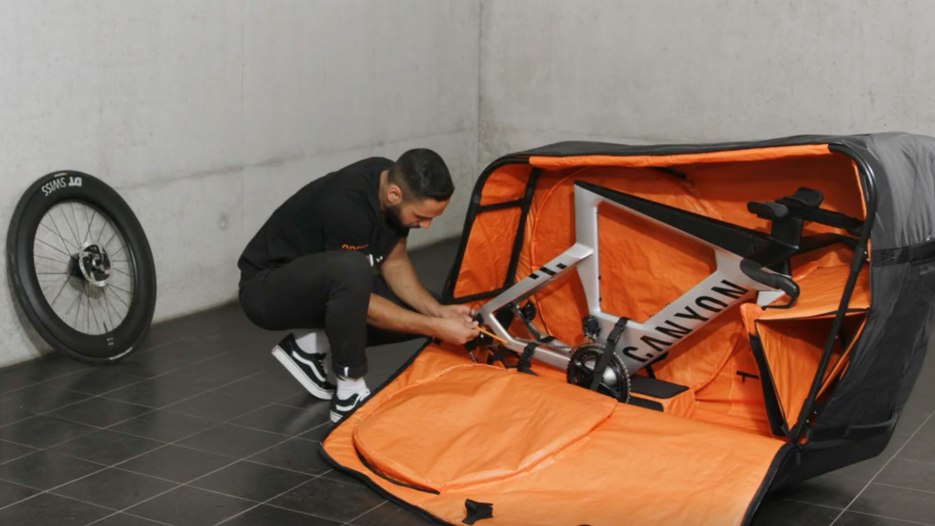 Ranger votre Speedmax dans le Canyon Signature Pro Bike Bag