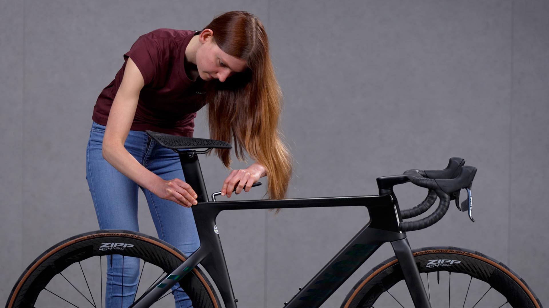 Adjust your Aeroad saddle position