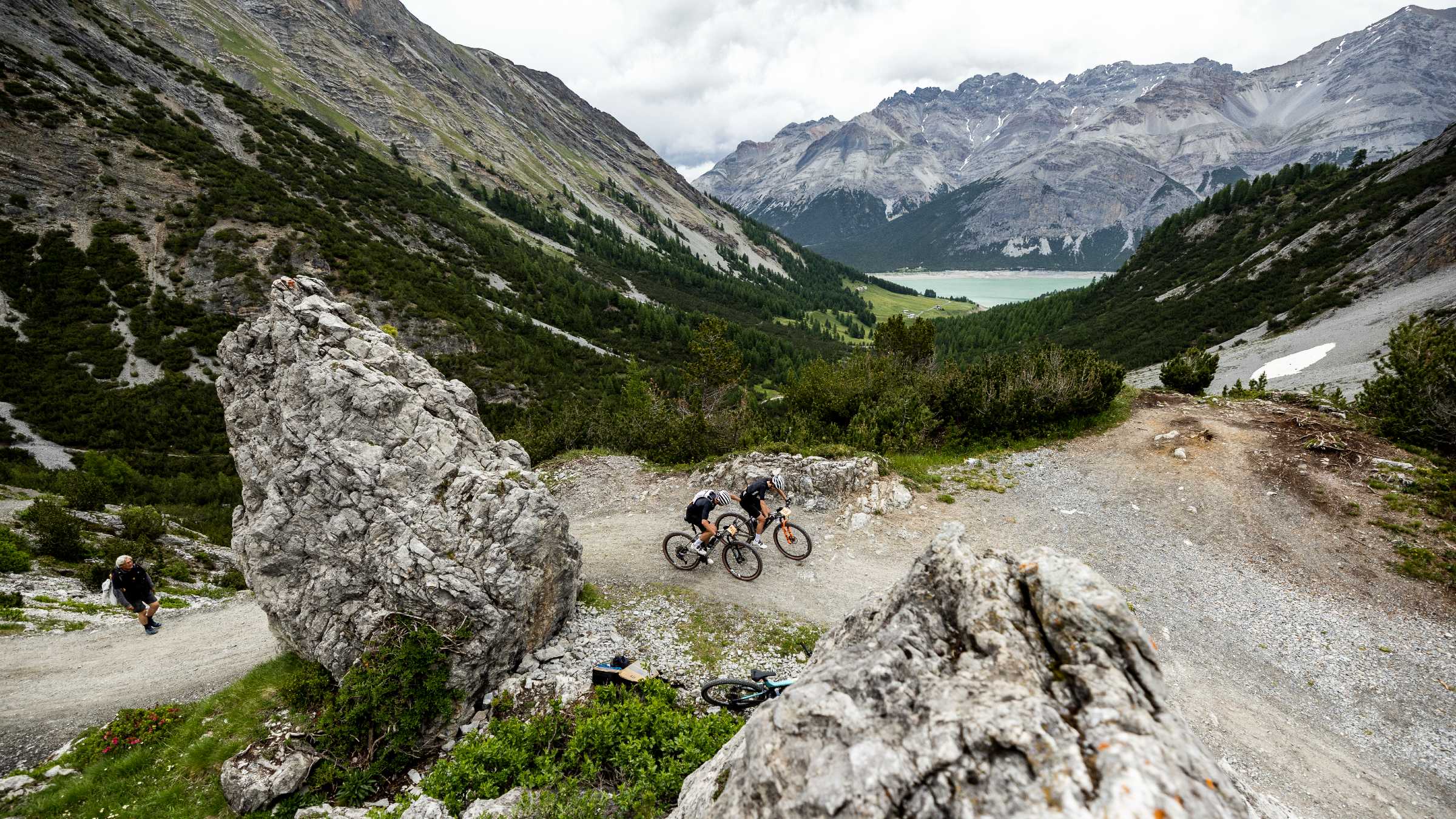 Mountain bike riding techniques: Tips for more control and safety ...