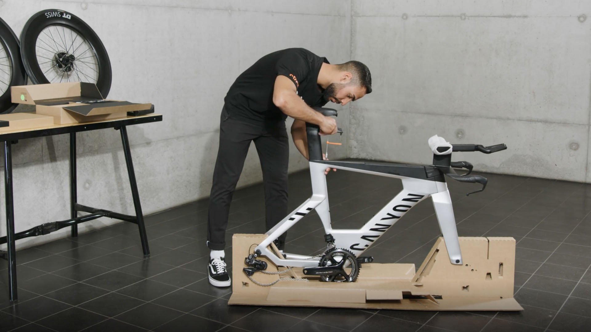 Unbox and assemble your Speedmax CF SLX