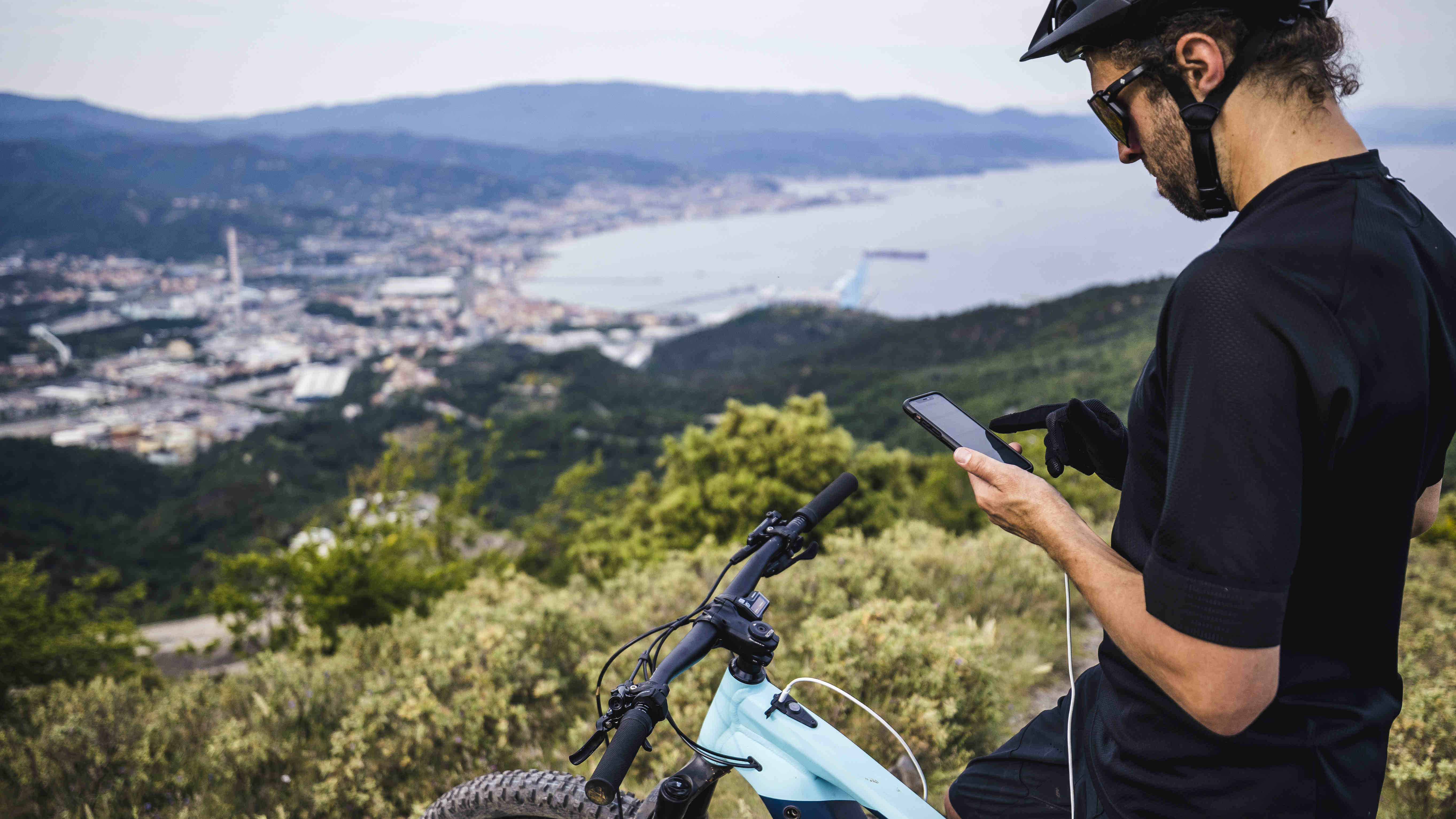 Où trouver des cartes topo Garmin gratuites adaptées au vélo ?