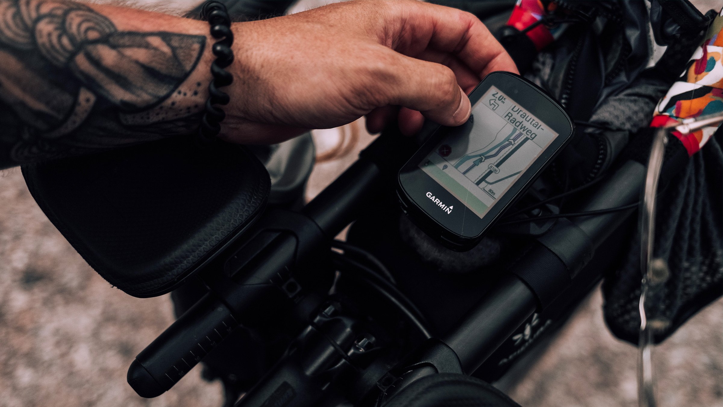 Edge 830 Owners Manual - Instalar el soporte para bicicleta de montaña